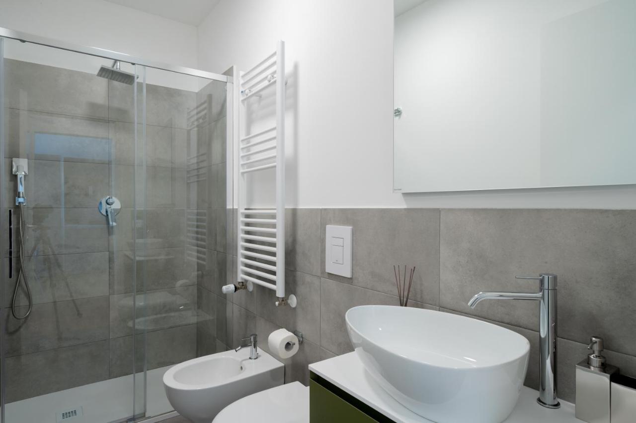 Milano Apartments S Agostino - Porta Genova Екстер'єр фото
