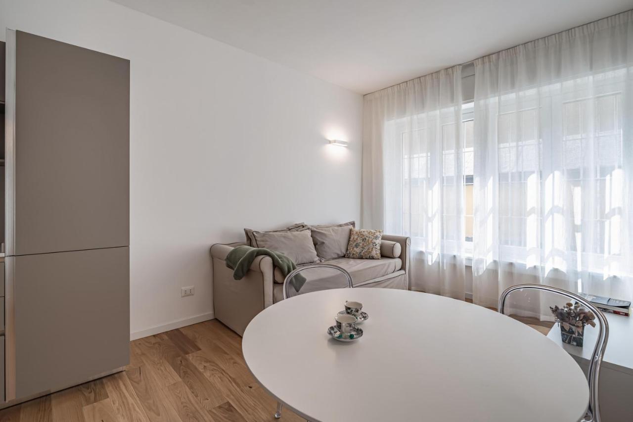 Milano Apartments S Agostino - Porta Genova Екстер'єр фото