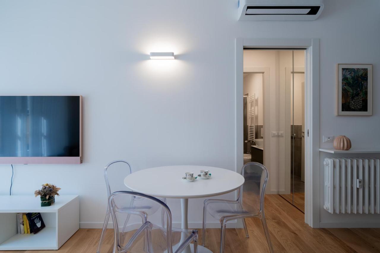 Milano Apartments S Agostino - Porta Genova Екстер'єр фото