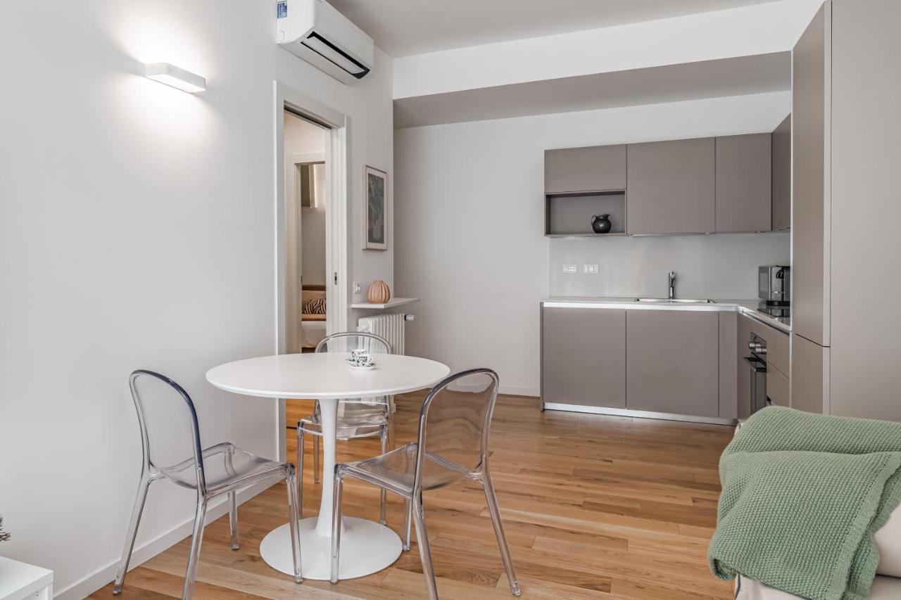Milano Apartments S Agostino - Porta Genova Екстер'єр фото