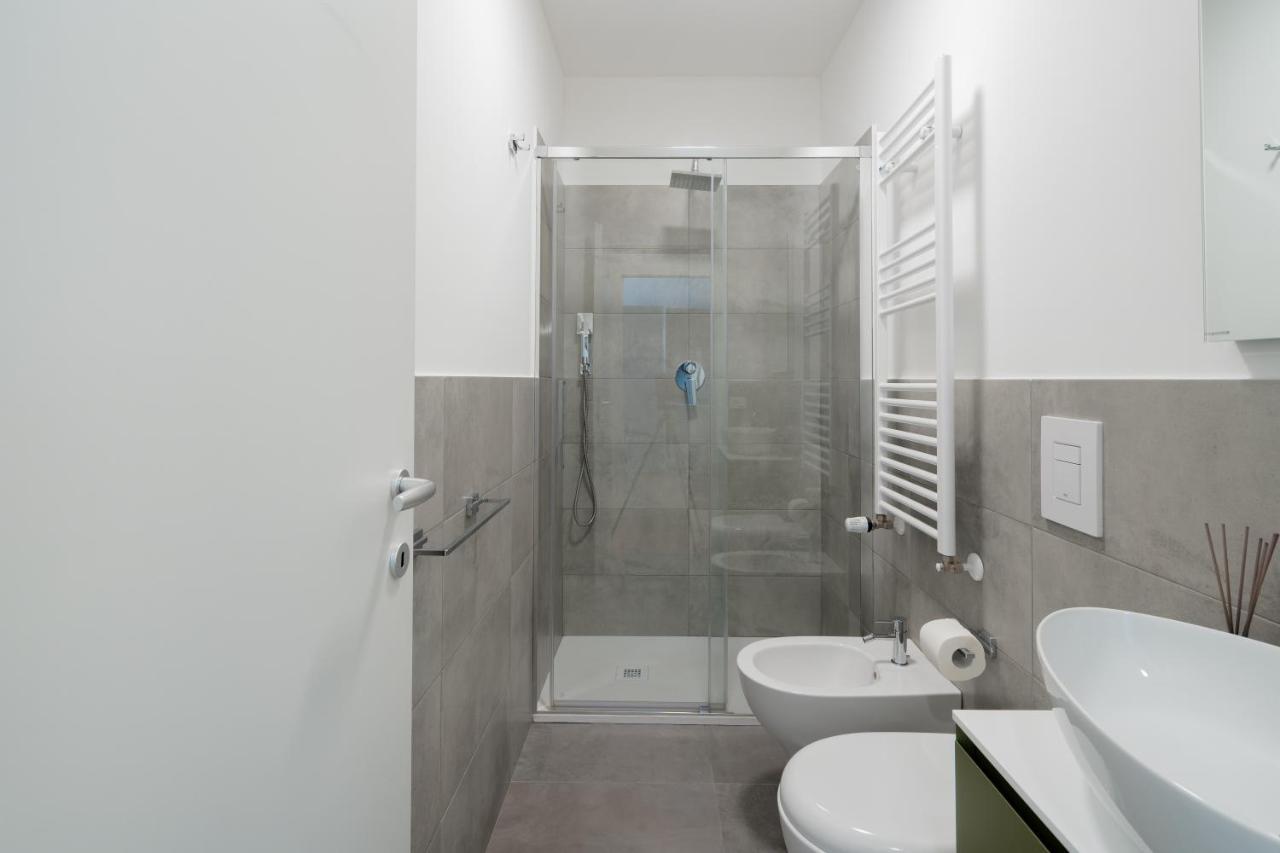 Milano Apartments S Agostino - Porta Genova Екстер'єр фото