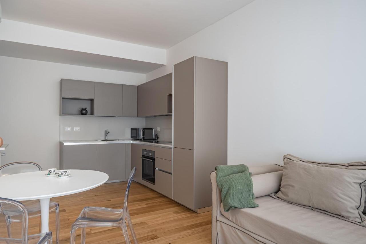 Milano Apartments S Agostino - Porta Genova Екстер'єр фото