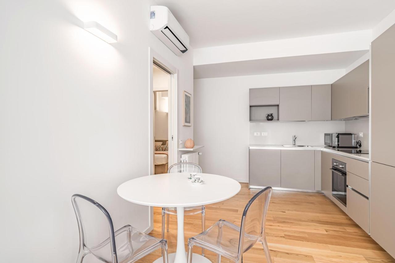 Milano Apartments S Agostino - Porta Genova Екстер'єр фото