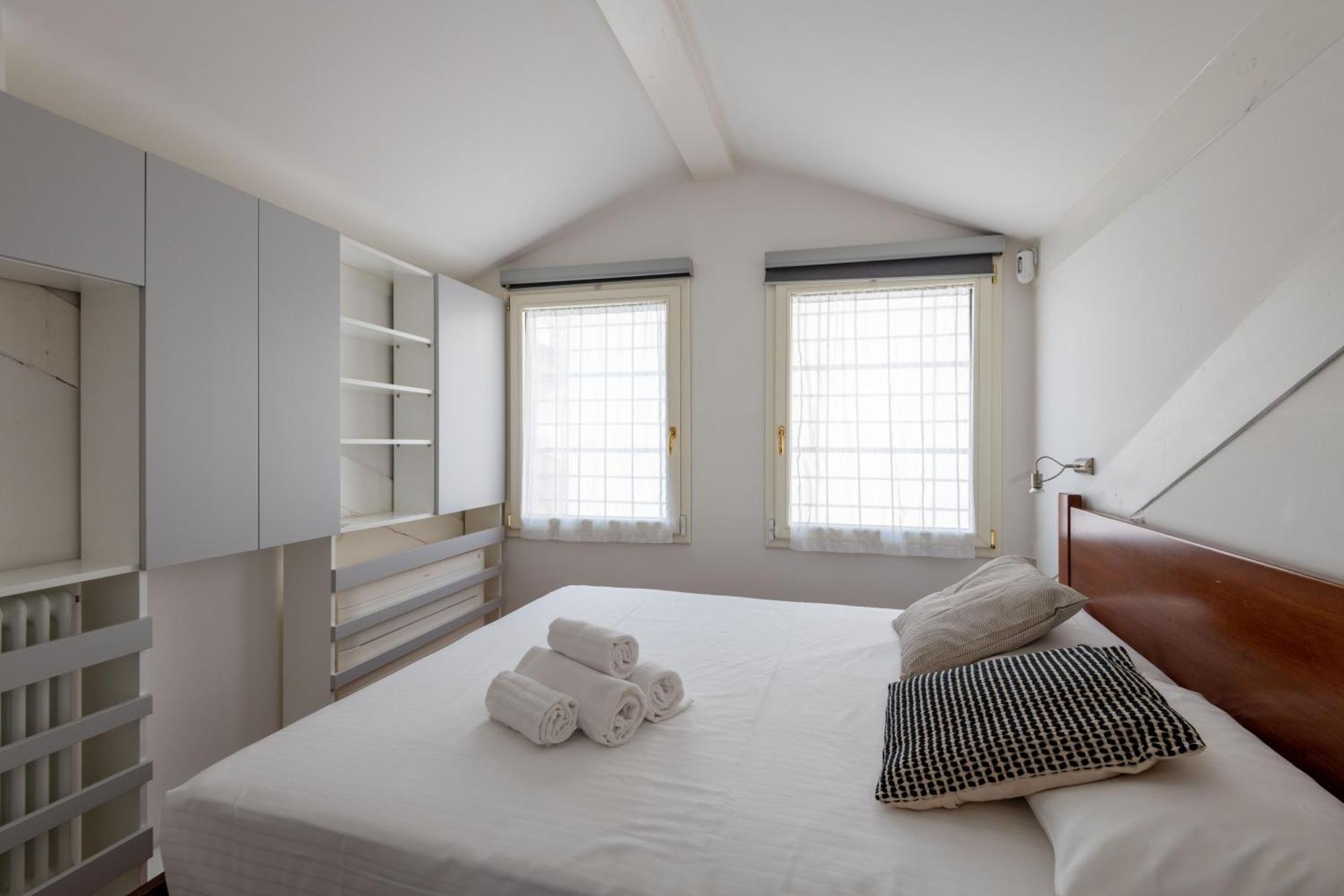 Milano Apartments S Agostino - Porta Genova Екстер'єр фото