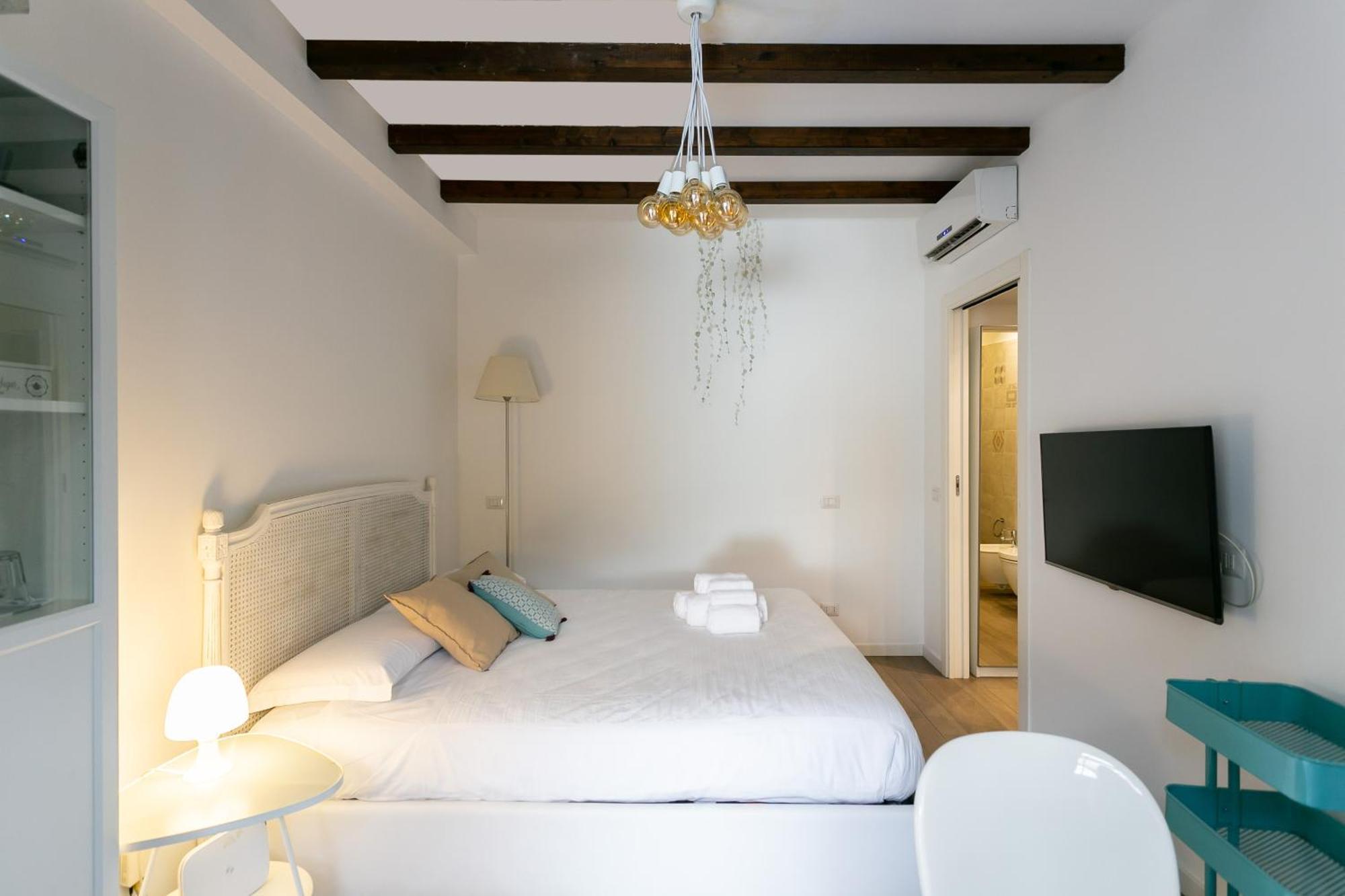 Milano Apartments S Agostino - Porta Genova Екстер'єр фото