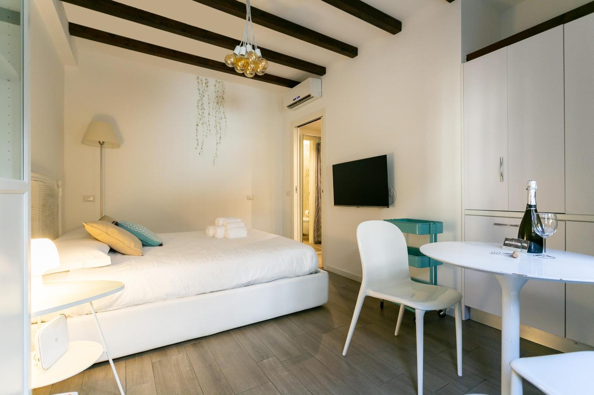 Milano Apartments S Agostino - Porta Genova Екстер'єр фото