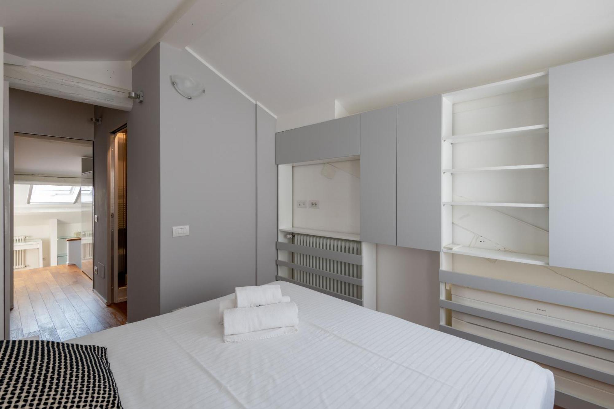 Milano Apartments S Agostino - Porta Genova Екстер'єр фото