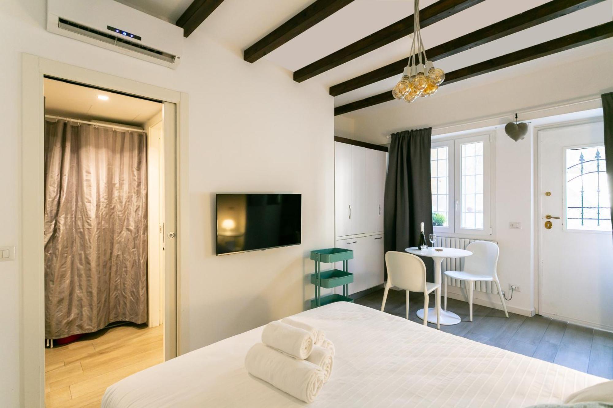 Milano Apartments S Agostino - Porta Genova Екстер'єр фото