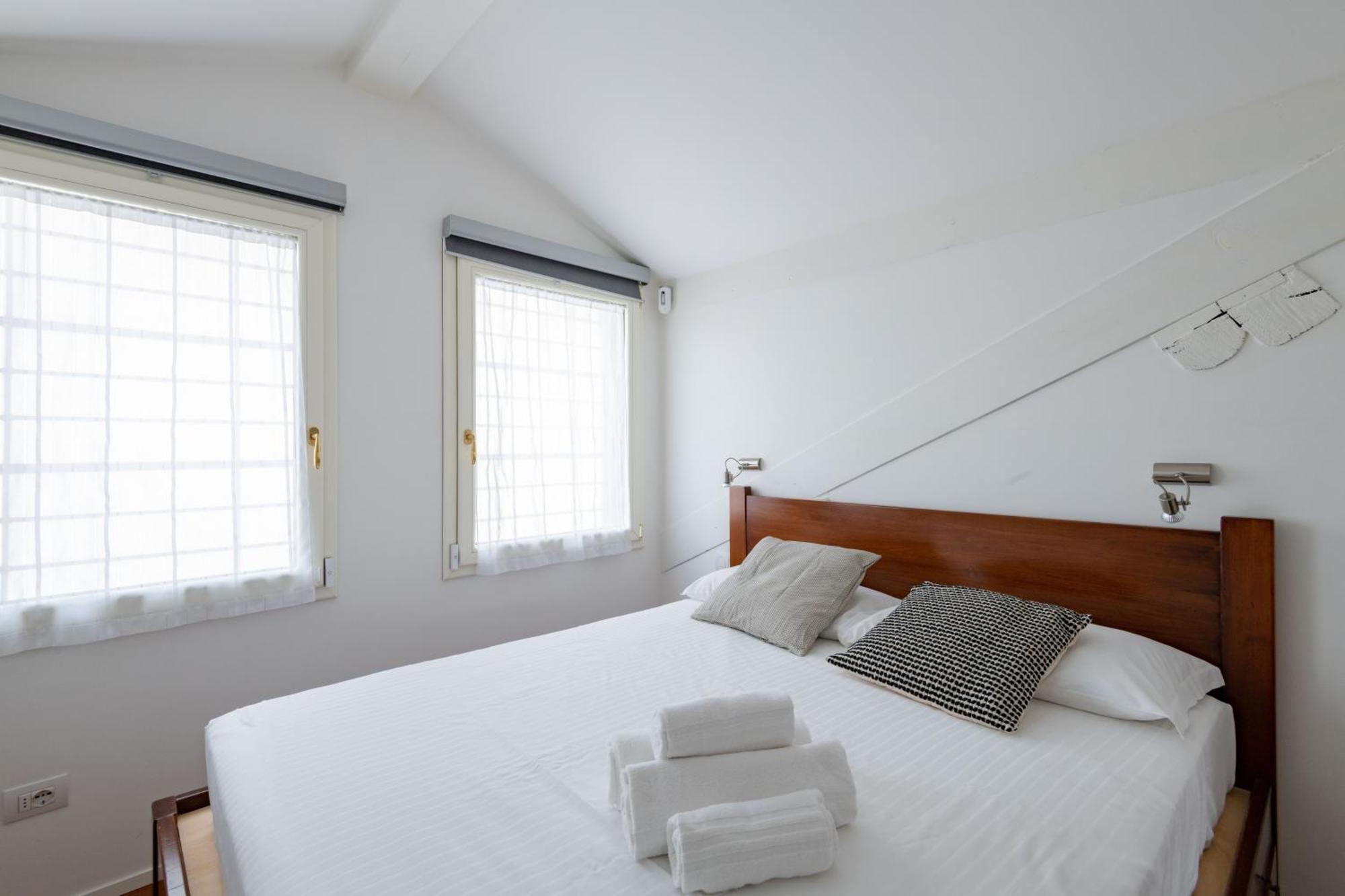 Milano Apartments S Agostino - Porta Genova Екстер'єр фото